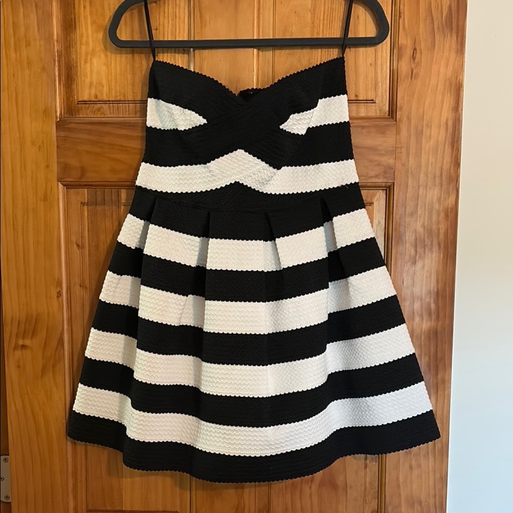 Sans Souci Black and White Strapless Fit and Flare Dress